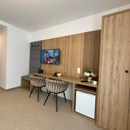 Eden Premium Sauna, Jacuzzi