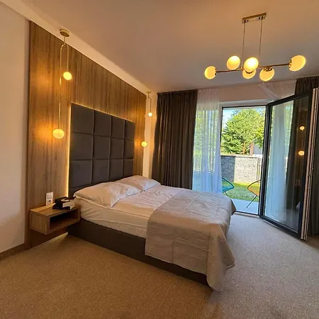 Eden Premium Sauna, Jacuzzi