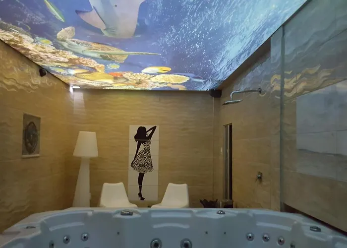 Eden Premium Sauna, Jacuzzi